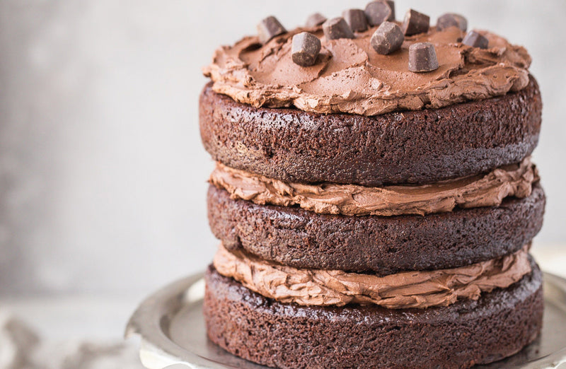 HU VEGAN & PALEO CHOCOLATE CAKE WITH CHOCOLATE GANACHE FROSTING